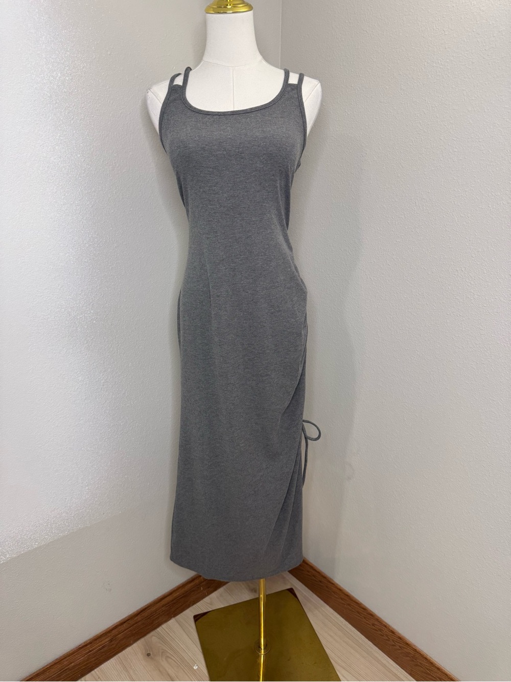 Gilli Gray Ribbed Ruched Side Midi Dress Sleeveless Bodycon Size L NWOT